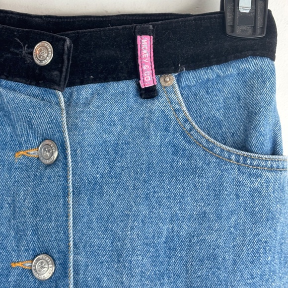 VTG Y2K Disney Mickey & Co Denim Skirt Girl 12 Embroidered Minnie Velvet Button - Picture 3 of 9